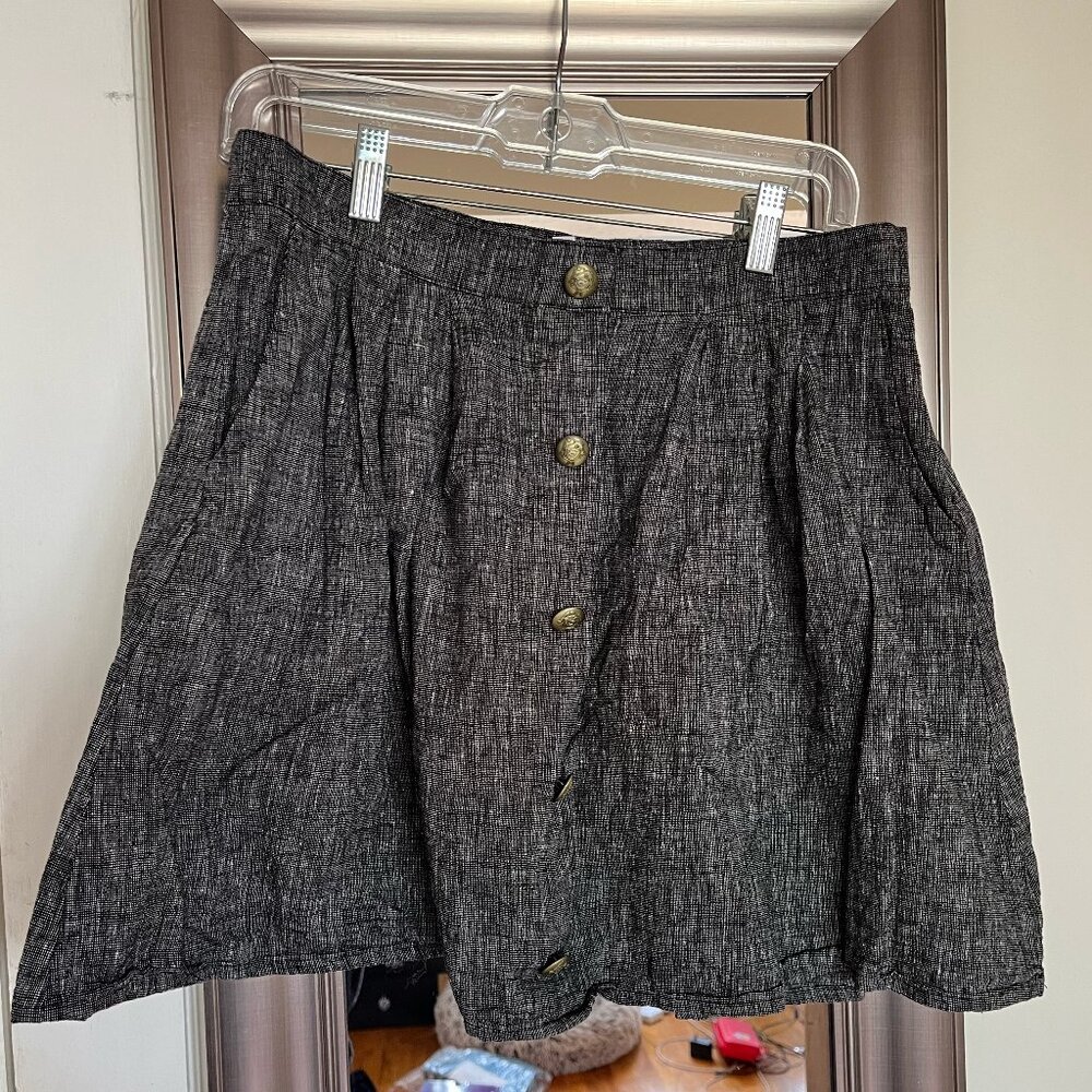 Tuesday Bassen Scout Skirt in Black Woven